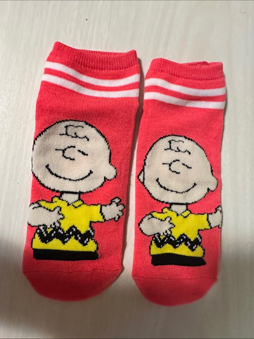 Pink Charlie Brown Graphic Socks
